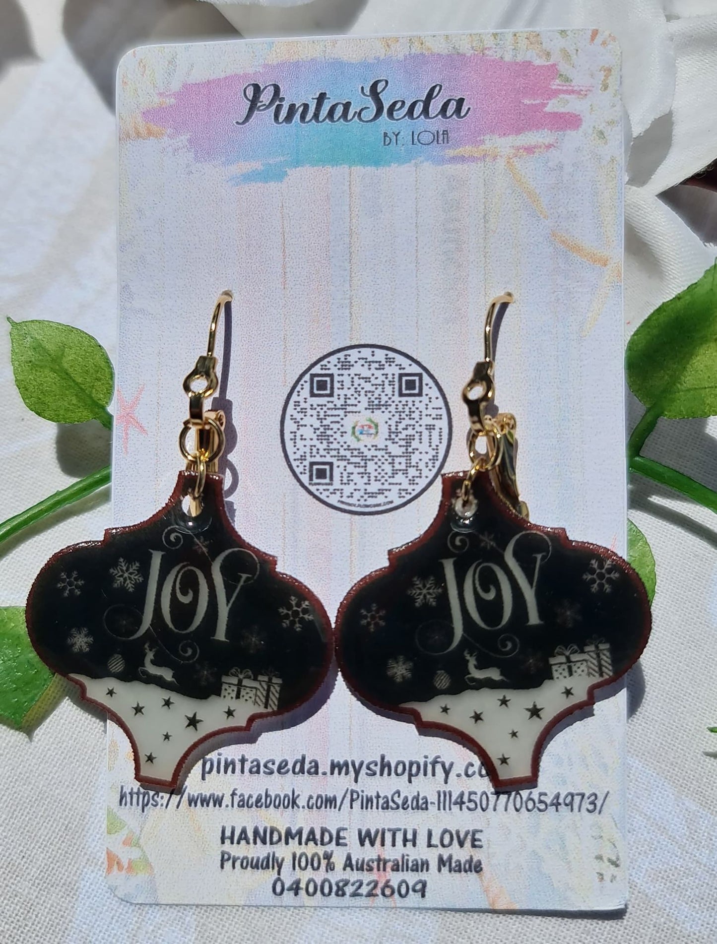 Christmas earring: Handmade