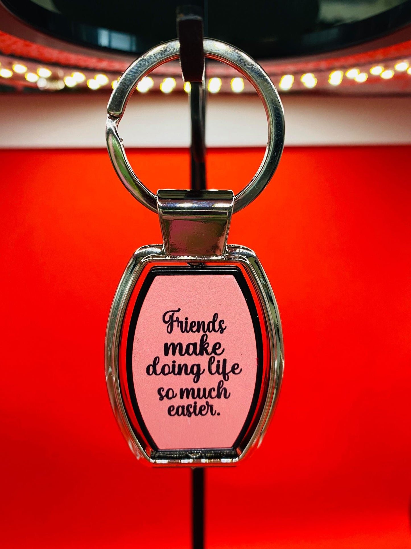 Key ring: Cylindrical metal shape