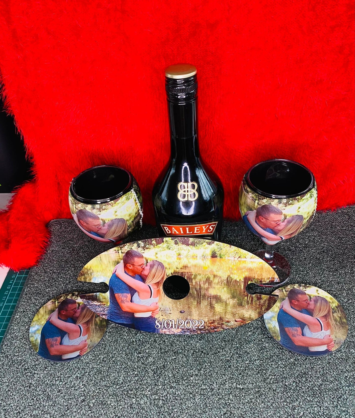 Wine Caddy Bottle and Glass Holder with 2 matching coasters