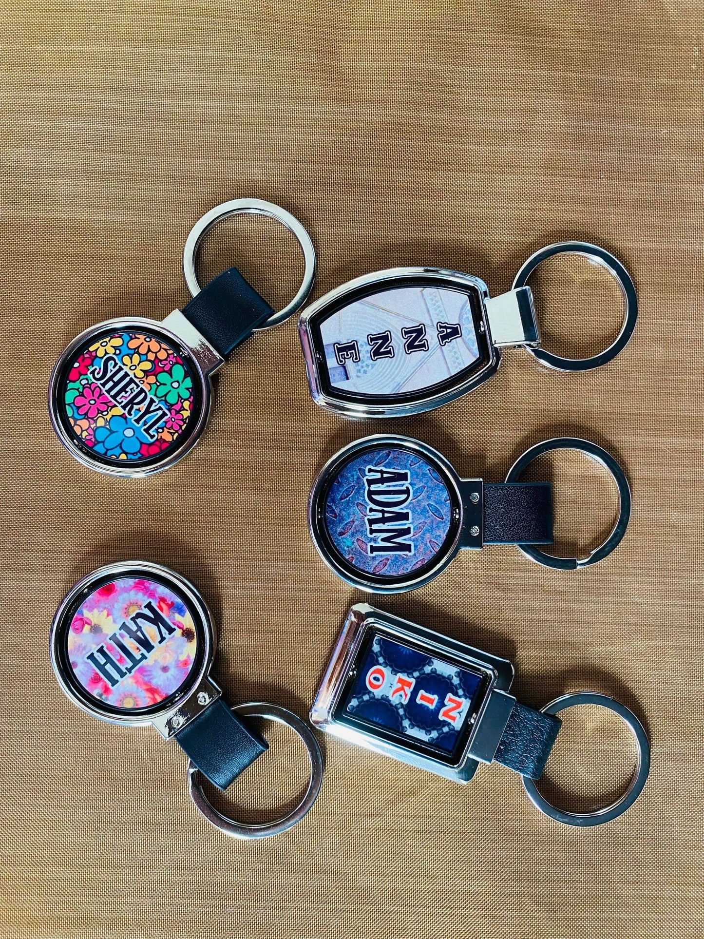 Key ring: Cylindrical metal shape