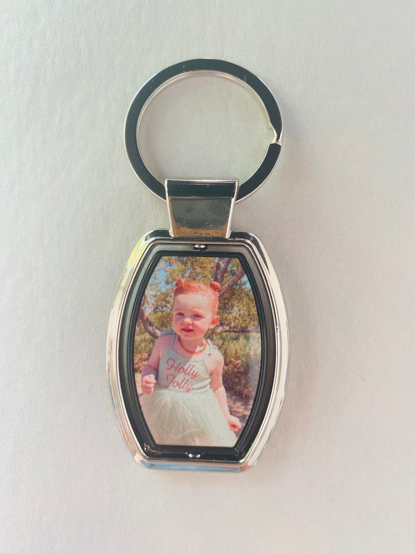 Key ring: Cylindrical metal shape